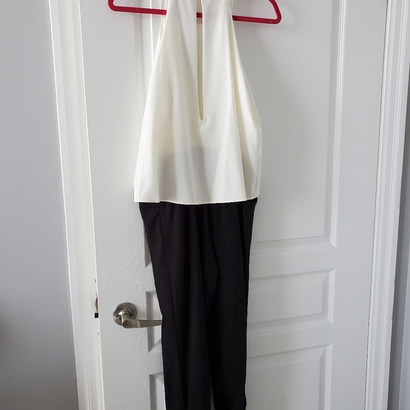 WOMENS WHITE/BLACK HALTER JUMPSUIT - Picture 4 of 12